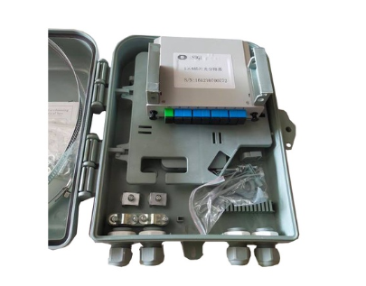 Outdoor  Splitter Box With Pole Mounting  Accessories  And 1*8 SC/UPC Splitter