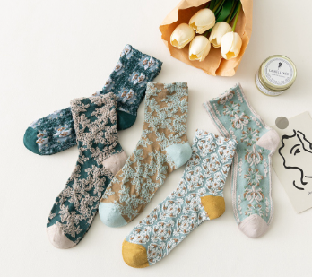 Socks Female's Middle tube Stockings Spring and Autumn 2022 New Pure Cotton Japanese Retro Outwear Stockings Ins Fashion Net Red Autumn