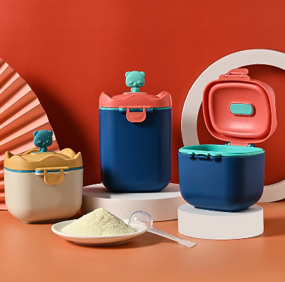 Baby Milk Powder Storage Box Capacity Formula Dispenser with a Spoon