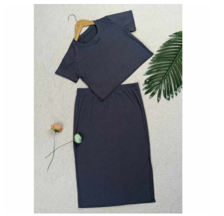 Maternity Knitted Top and Skirt with Slit MC4