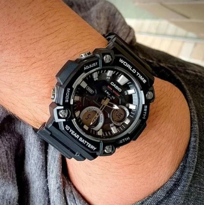 Casio Black Resin Strap 100 Meter 10 Year Battery World Time Watch