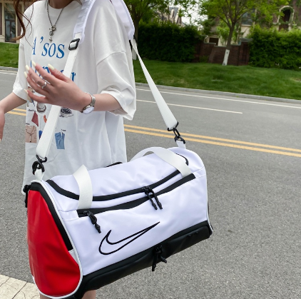 NIKE One Shoulder Messenger Air Cushion Sports Fitness Dry and Wet Separation Bag