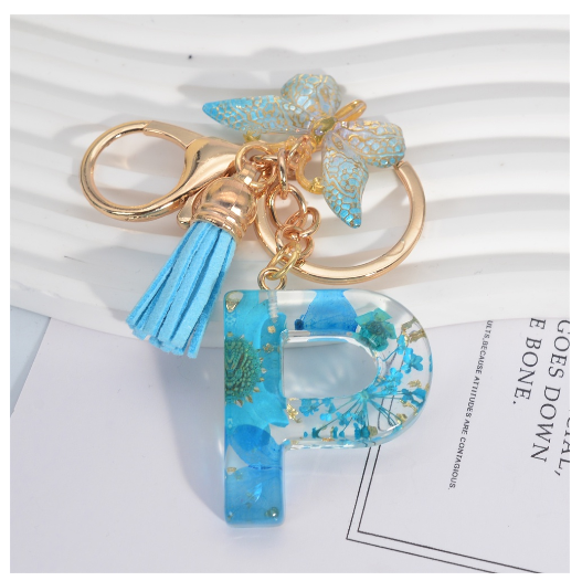Sweet Blue Daisy A-Z Letter Keychains Fashion Butterfly 26 Resin Keyrings With Tassel Car Key Holder Accessories Pendant Gifts P