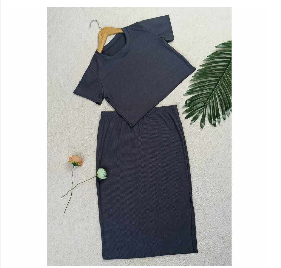 Maternity Knitted Top and Skirt with Slit T15