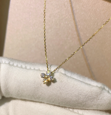 Silver Necklace Women Mini Shining Four-Leaf Clover Pendant Clavicle Chain