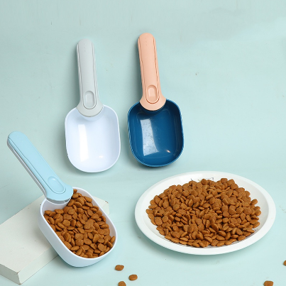 Mutli-function Portable Pet Cat Dog Food Shovel Scoop Feeding Spoon with Sealing Bag Clip Pet Feeder