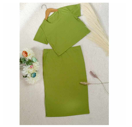 Maternity Knitted Top and Skirt with Slit T1