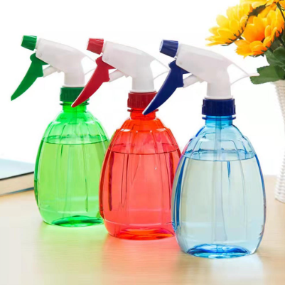 Hairdressing Plastic Spray Bottle Candy-colored Watering Cans for Cleaning Solutions Planting Aromatherapy Makeup Hairdressing Garden 500ML