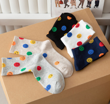Street Fashion Smile Socks, Suitable for Both Men and Women, Cotton