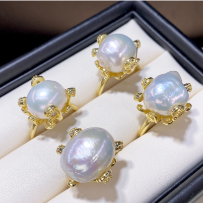 Natural Freshwater Baroque Pearl Oval Bead Ring