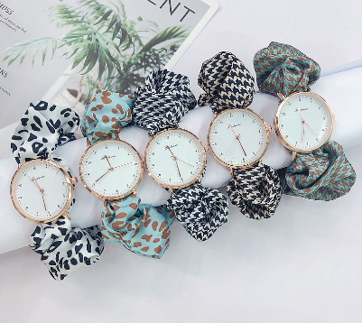 Women Quartz Watch Fashion Creative Ribbon Streamer Wristwatch