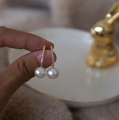 Freshwater Pearl Women's Earrings Gold Plated Exquisite Inlaid with Small Diamonds