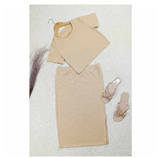 Maternity Knitted Top and Skirt with Slit T4