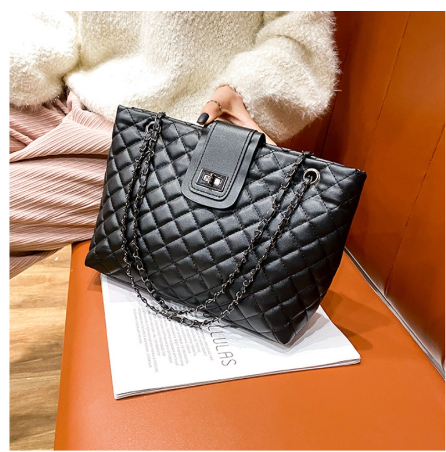 Fashion Casual Rhombus Embroidery Chain Women's Shoulder Bag