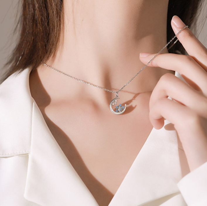 Moon Snowflake Necklace Female Light Luxury Pendant Snowflake Necklace