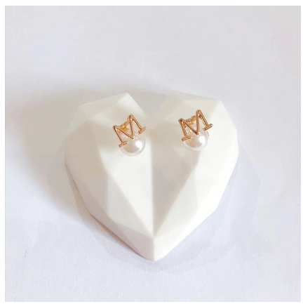 Fashion Jewelry Bangkok Rose Rold Plated Pearl Letter Stud Earrings Hikaw for Women M