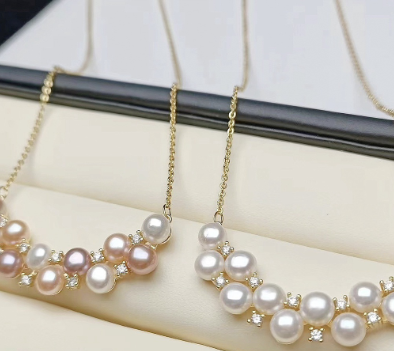 Natural freshwater pearl necklace Candy Color Necklace Fashion Versatile