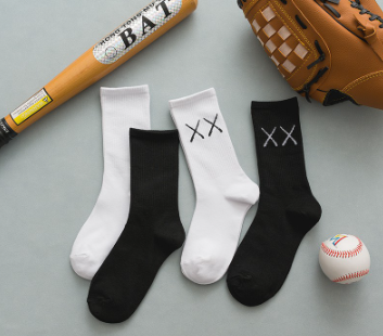 New Fashion Black and White XX Women Men Breathable Cotton Socks All-match Unisex Long Sock
