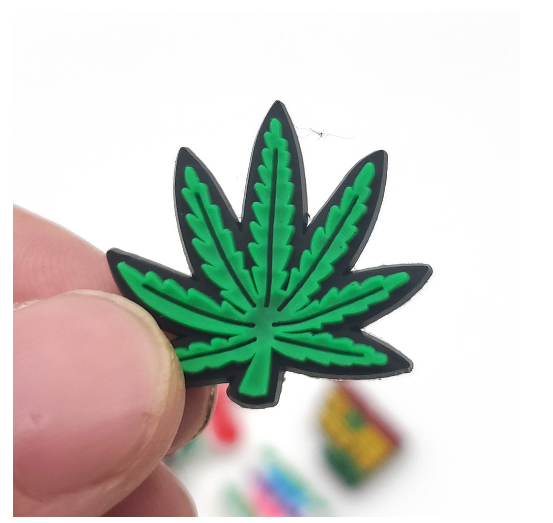 Cute Leaf Cannabis Series Croc Design Pins Jibits Charm Croc Jibbits Green Weed Shoe Charms for Women Shoes Accessories Decoration W2
