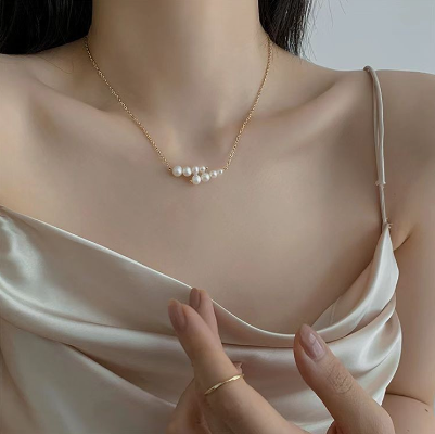 Pearl Necklace for Women's Fashionable and Minimalist Collarbone Chain neck chain