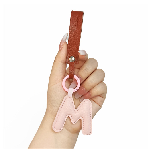 Creative PU Leather 26 Letter Keychains Fashion Alphabet Keyrings Handbag Ornaments Pendant Car Key Holder Accessories Gifts M