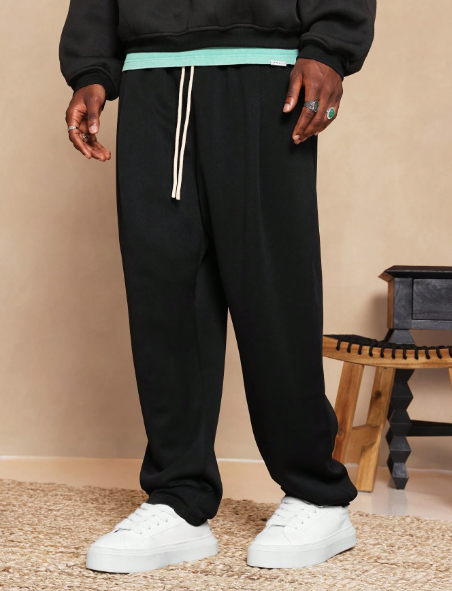 SUMWON Straight Fit Pleated Essential Jogger