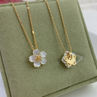 Shell Flower Pendant Necklace Clavicle Choker Chain For Women